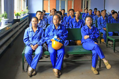 factory-worker-training-small