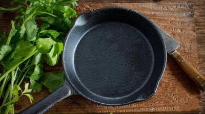Cast iron cookware manufacturing